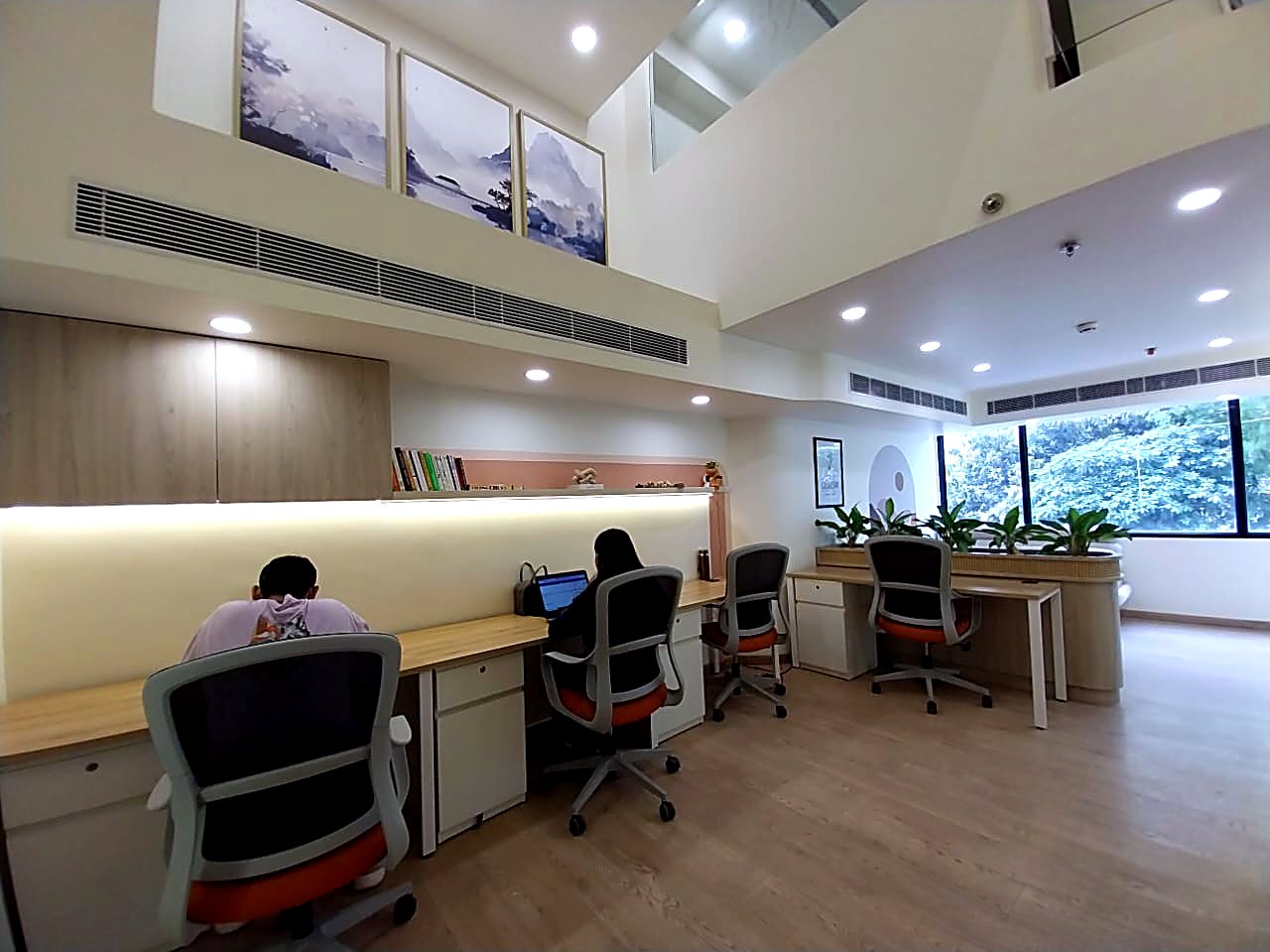 Coworking vs Traditional Office: Which Is Right for Your Startup?